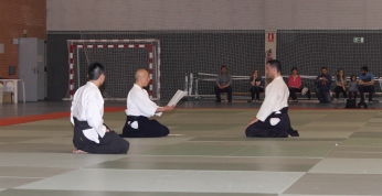 Hayato Osawa Shihan - Madrid - 2014 - Lectura diploma 6ºDan Aikikai Roberto Sánchez