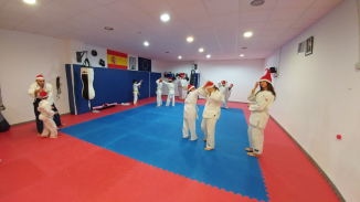 aikido-kids-infantil-y-juvenil-entrenamiento-navideno-2016-defensa-personal-aikido-aikikai-san-vicente-del-raspeig-al_02