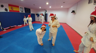 aikido-kids-infantil-y-juvenil-entrenamiento-navideno-2016-defensa-personal-aikido-aikikai-san-vicente-del-raspeig-al_06