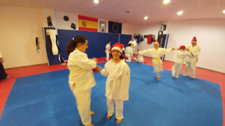 aikido-kids-infantil-y-juvenil-entrenamiento-navideno-2016-defensa-personal-aikido-aikikai-san-vicente-del-raspeig-al_10