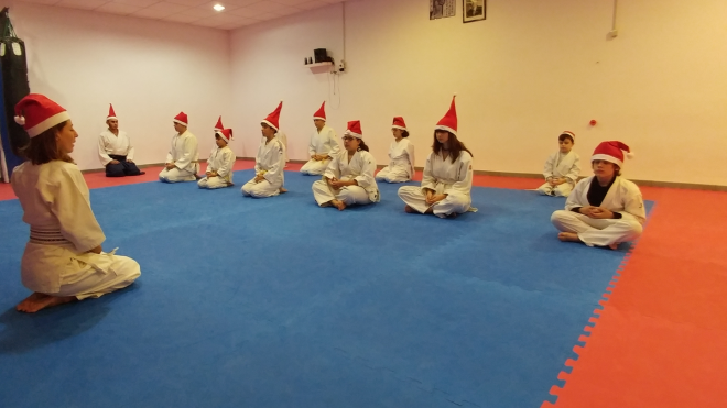aikido-kids-infantil-y-juvenil-entrenamiento-navideno-2016-defensa-personal-aikido-aikikai-san-vicente-del-raspeig-al_129