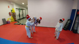 aikido-kids-infantil-y-juvenil-entrenamiento-navideno-2016-defensa-personal-aikido-aikikai-san-vicente-del-raspeig-al_38