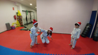 aikido-kids-infantil-y-juvenil-entrenamiento-navideno-2016-defensa-personal-aikido-aikikai-san-vicente-del-raspeig-al_39