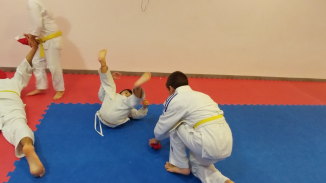 aikido-kids-infantil-y-juvenil-entrenamiento-navideno-2016-defensa-personal-aikido-aikikai-san-vicente-del-raspeig-al_86