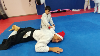 aikido-kids-infantil-y-juvenil-entrenamiento-navideno-2016-defensa-personal-aikido-aikikai-san-vicente-del-raspeig-al_91