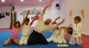 Aikido Kids (infantil y juvenil), fin de curso 2016-2017 (entrega diplomas, cinturones Kyu...) - 20170628_193737