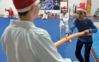20191219 Clase prenavideña 2019 - Aikido Kids (Infantil y Juvenil) - Aikido Aikikai San Vicente - Alicante - 052 (IMG_20191219_205518_1)