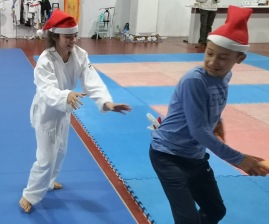 20191219 Clase prenavideña 2019 - Aikido Kids (Infantil y Juvenil) - Aikido Aikikai San Vicente - Alicante - 055 (IMG_20191219_205521(1))